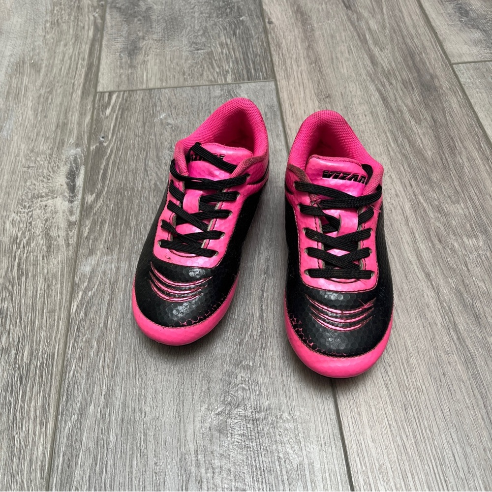 Kids soccer cleats, size 10